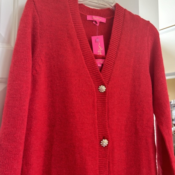 Leonette Sweater Set by Lilly Pulitzer. Brand new with tags.
AMARYLLIS RED
M - Picture 3 of 6